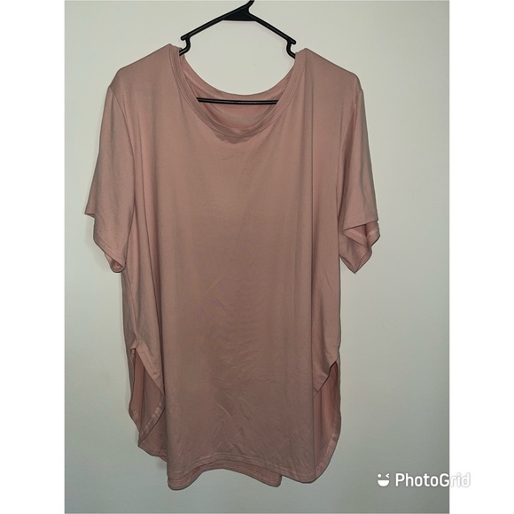 Plus solid slit hem tee - Picture 3 of 5